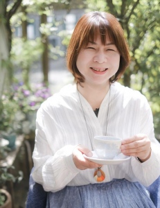 船田　芳子