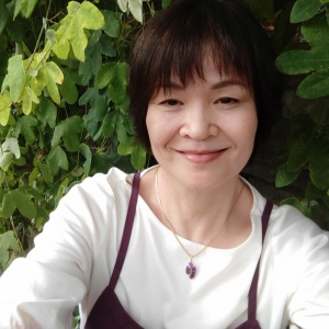 新田　英賛子